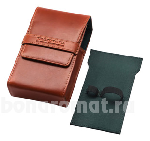      Razor and Brush Travel Holder (-)